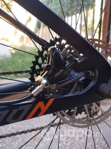 KTM myroon carbono