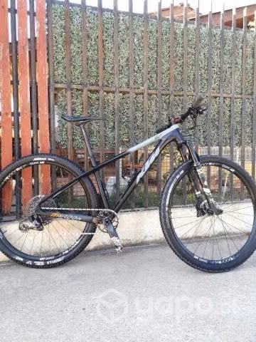 KTM myroon carbono
