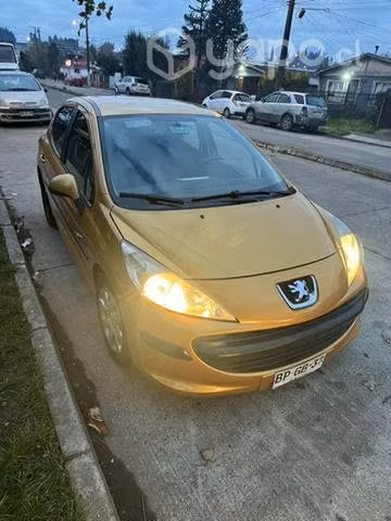 Se vende Peugeot 207 trendy en buen estado al día