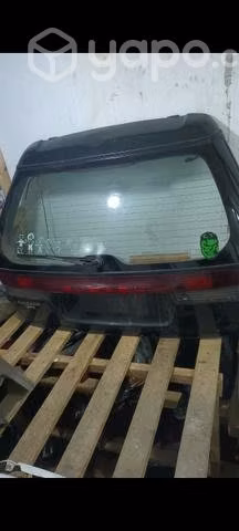 Portalon con embellecedor Subaru legacy 1995-1999