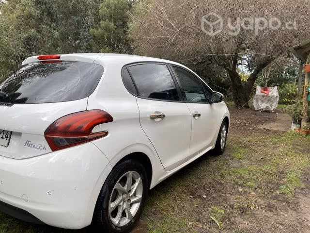 Vendo auto Peugeot 208 - Imagen 4