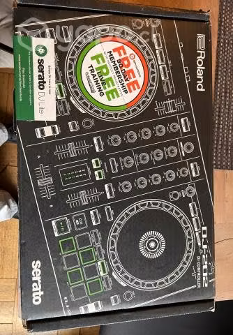 Controlador Dj Roland Dj-202 Negro De 2 Canales