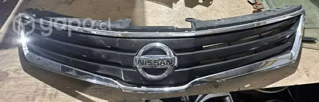 Máscara Nissan tiida