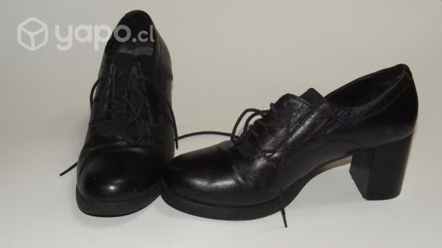 Zapatos de cuero, usados