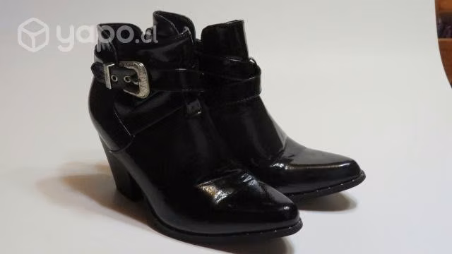 Botines de charol, usado casi nuevo