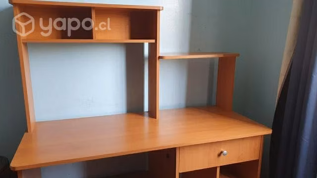 Escritorio de madera con repisa - Imagen 3