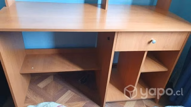Escritorio de madera con repisa - Imagen 4