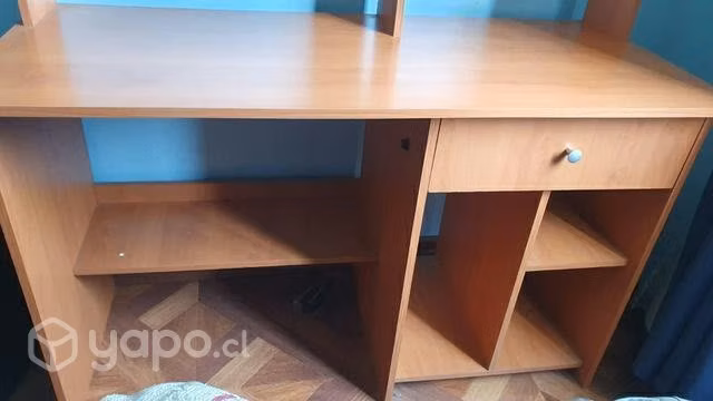 Escritorio de madera con repisa - Imagen 2