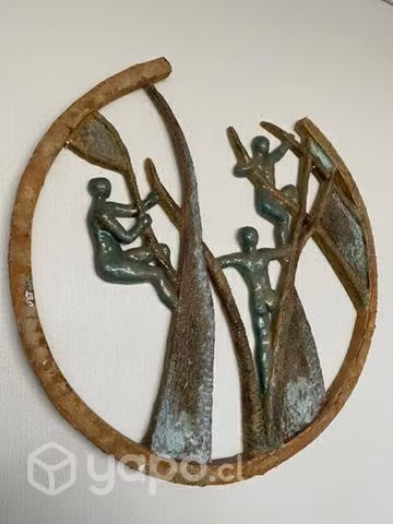 Escultura figura pared