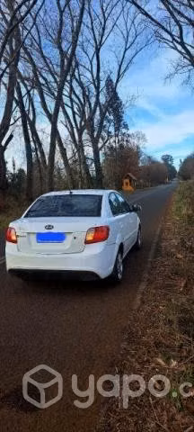 Se vende auto Kia Río Jb año 2010
