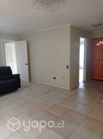 Amplia casa en condominio Esparta