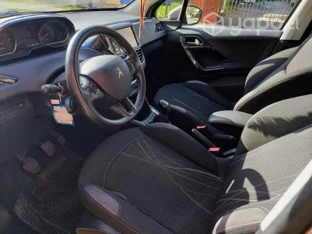 Vendo Peugeot 208 1.2 VTI 82 HP Active 2013