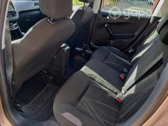 Vendo Peugeot 208 1.2 VTI 82 HP Active 2013