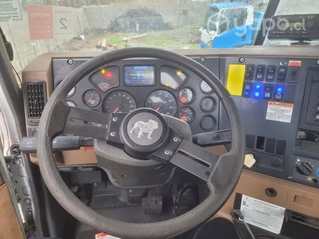 Mack Granite GU813