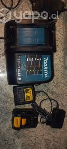Cargador makita y dewalt