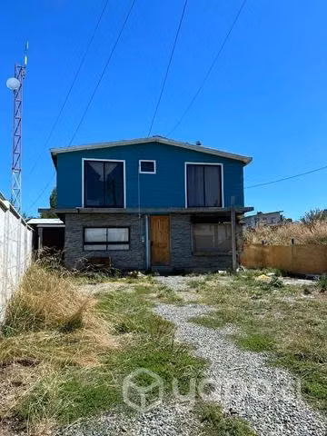 Por cambio de ciudad se vende casa independiente