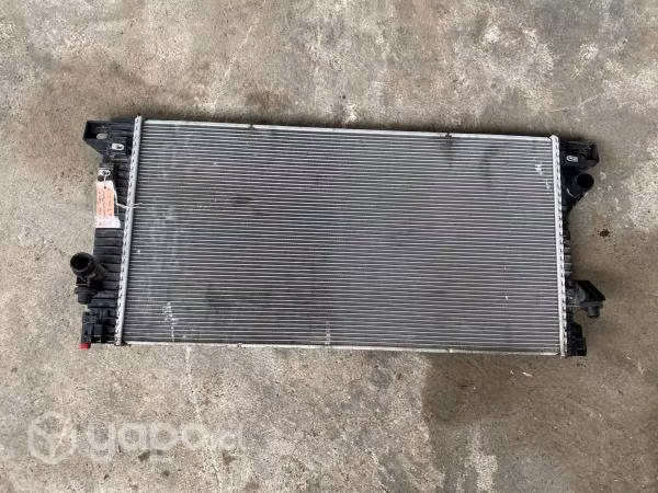 Radiador agua detalle bote HL34-8005-AB Ford F150