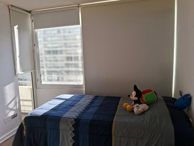 Se arrienda habitación en metro las torres