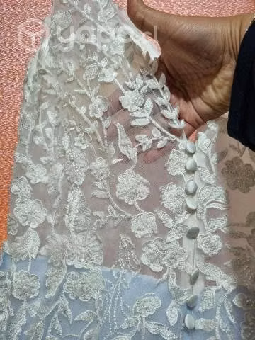 Vestido de novio impecable, diseño único