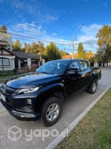 Vendo o permuto L200 work 2022