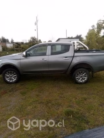 Vendo camioneta L200