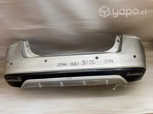 Parachoque trasero nissan versa 2020-2022