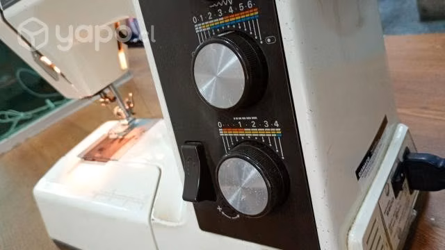 Máquina de coser multipunto recta