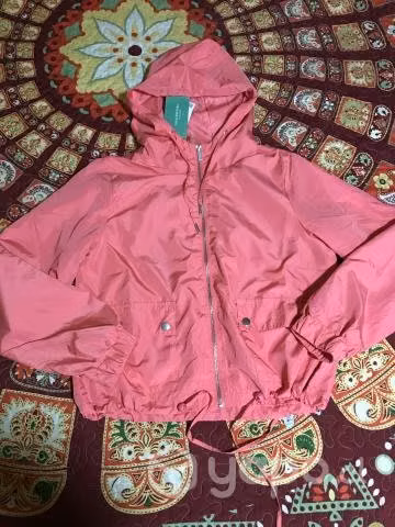 Cortaviento rosado