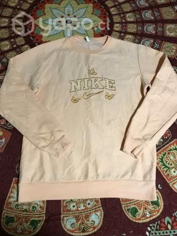 Poleron Nike alt.