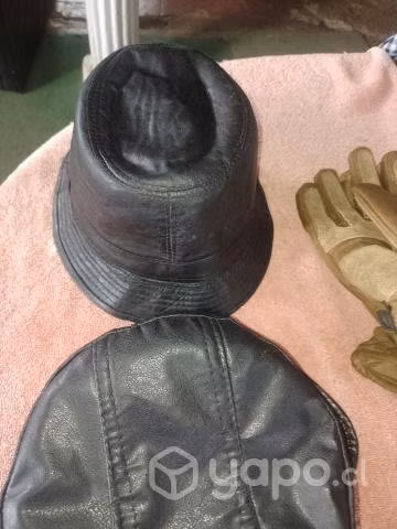 Gorros de cuero