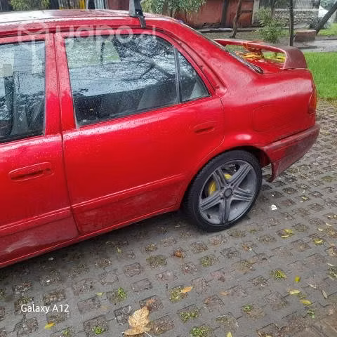 Auto sedan Toyota Corolla 1.6 del 99