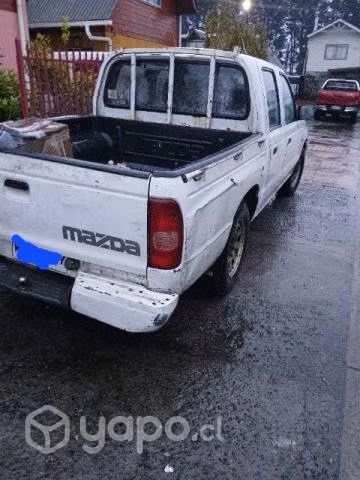 Vendo camioneta Mazda B2900