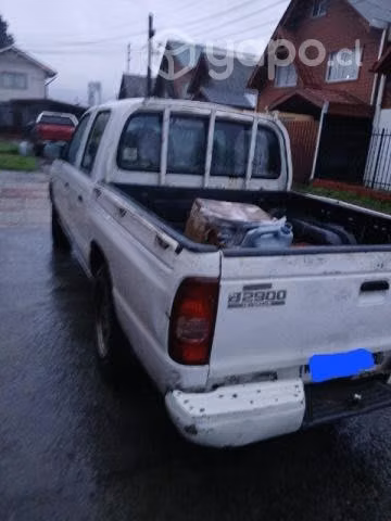 Vendo camioneta Mazda B2900