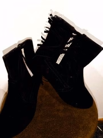 Botas negras con taco bajo - Imagen 2