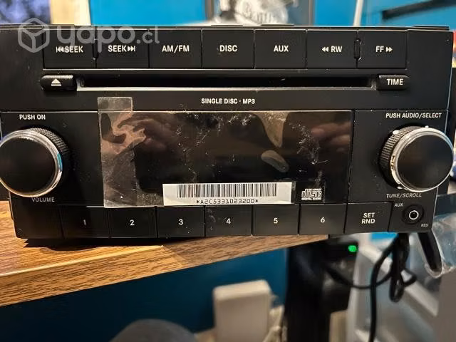 Radio Reproductor Am/fm/cd Y Aux Original Jeep Com - Imagen 2