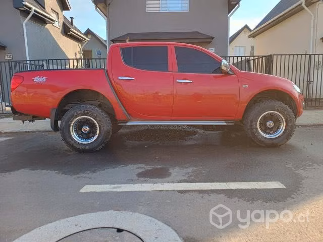 Mitsubishi L200 Katana Crt 4x4 2.5 año 2012