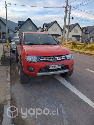 Mitsubishi L200 Katana Crt 4x4 2.5 año 2012