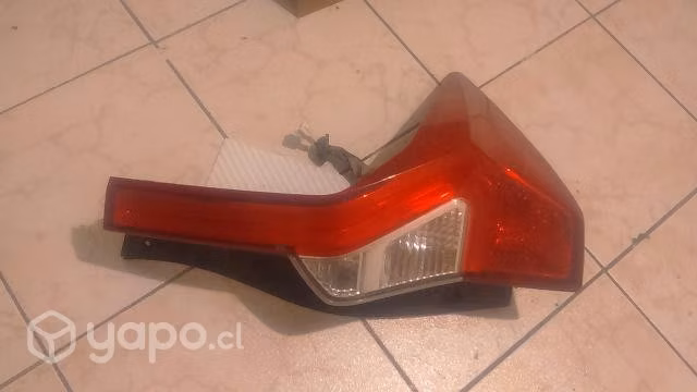 Farol trasero mitsubishi montero 2017