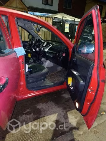 Mitsubishi l200 2014
