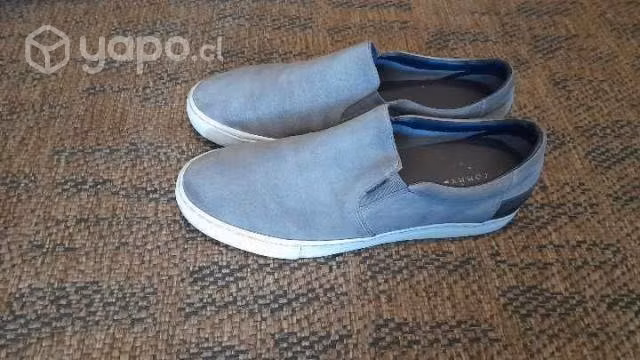 Zapatillas tommy 44 y vans de ninio 36
