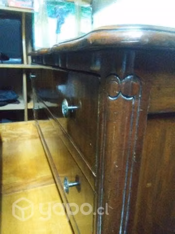 Cómoda antigua
