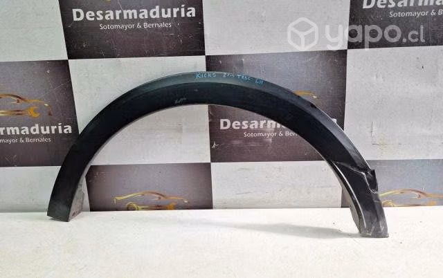 Moldura tapabarro Kicks 2021 a 2024 trasera Lh 2.1