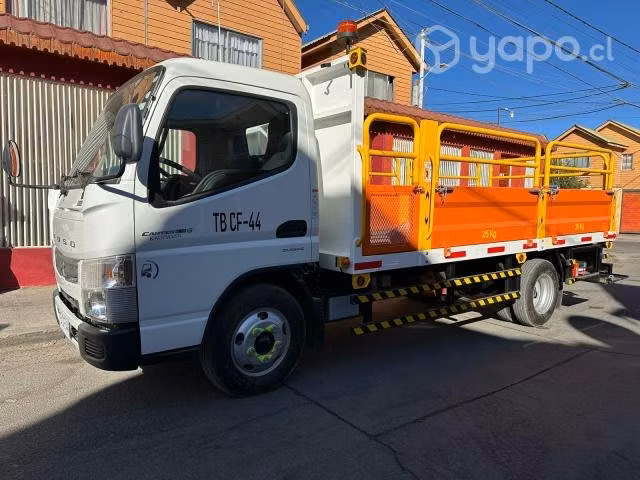 Se arrienda Mitsubishi- fuso canter 613