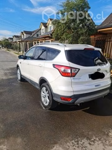 Se vende Ford escape en prenda