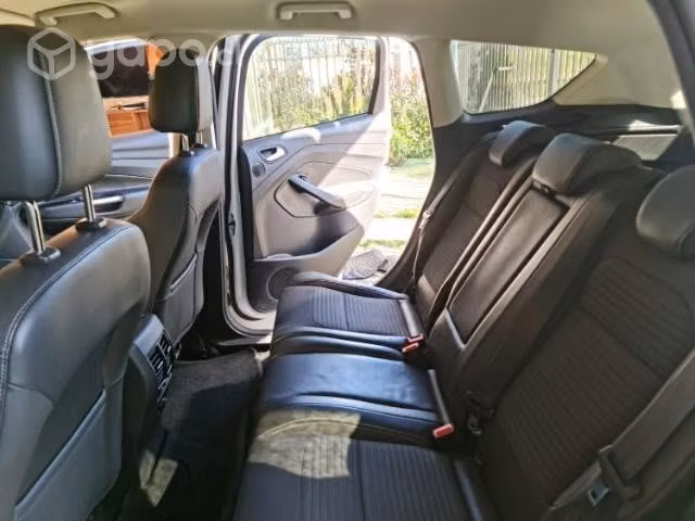Se vende Ford escape en prenda