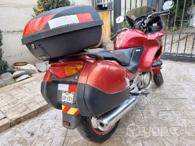 Moto honda deauville 650 2009