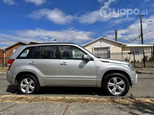 Suzuki grand nomade 2011