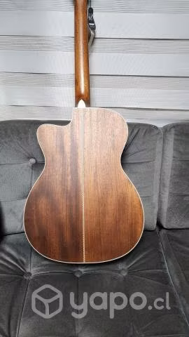 Guitarra Fender Paramount PM-3C electroacústica