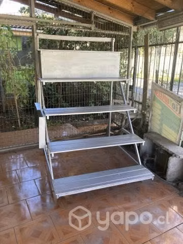 Mostrador de producto con ruedas