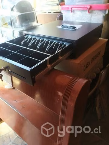 Caja registradora nueva en su caja Para negocio